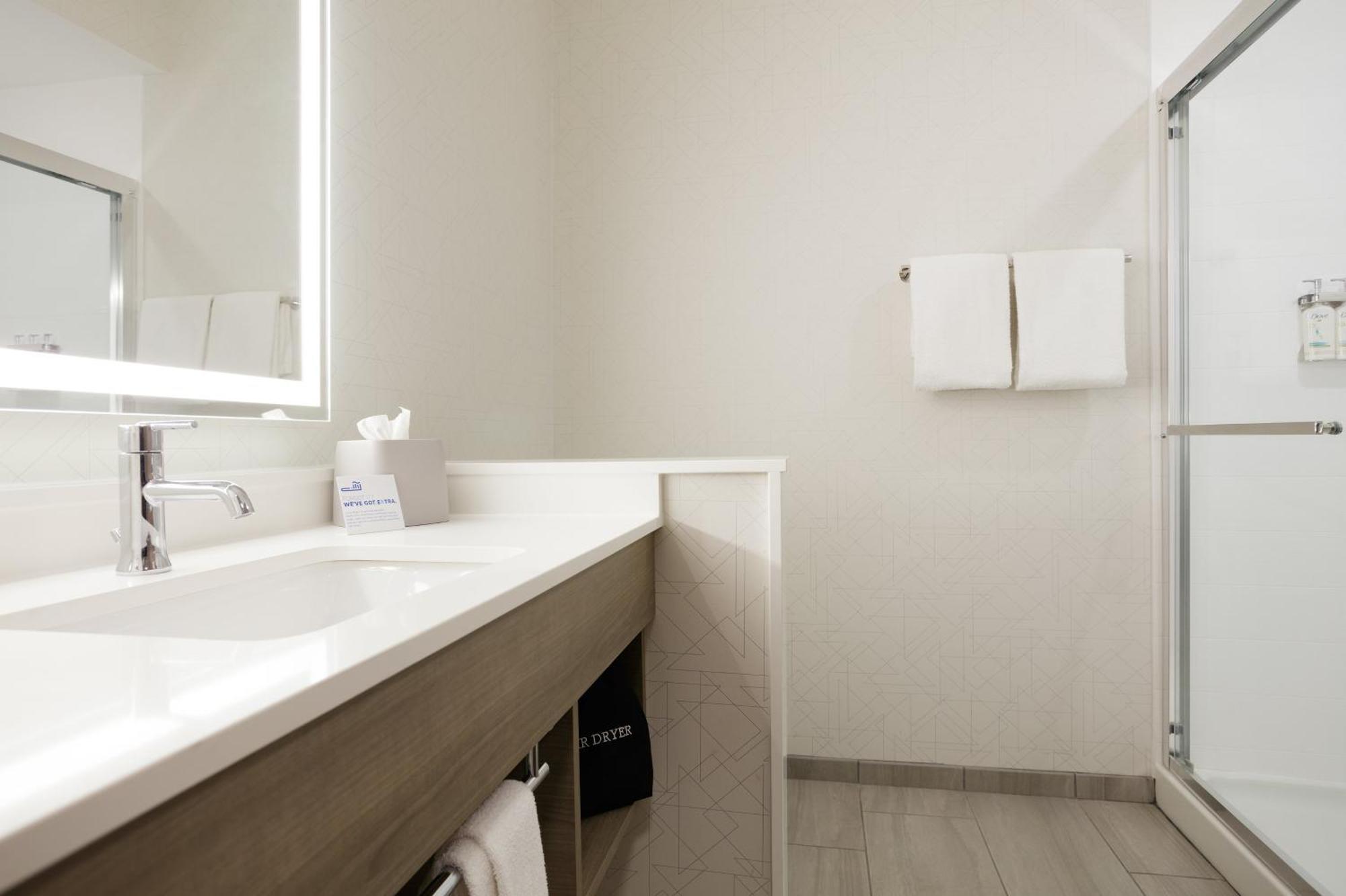 Holiday Inn Express & Suites Dyersburg By Ihg Εξωτερικό φωτογραφία