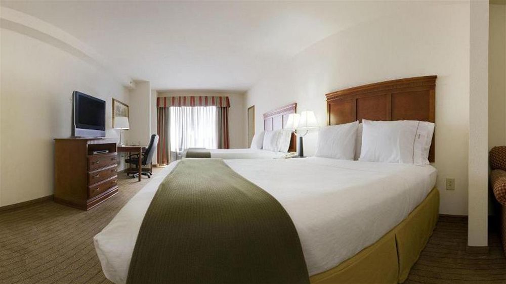 Holiday Inn Express & Suites Dyersburg By Ihg Εξωτερικό φωτογραφία