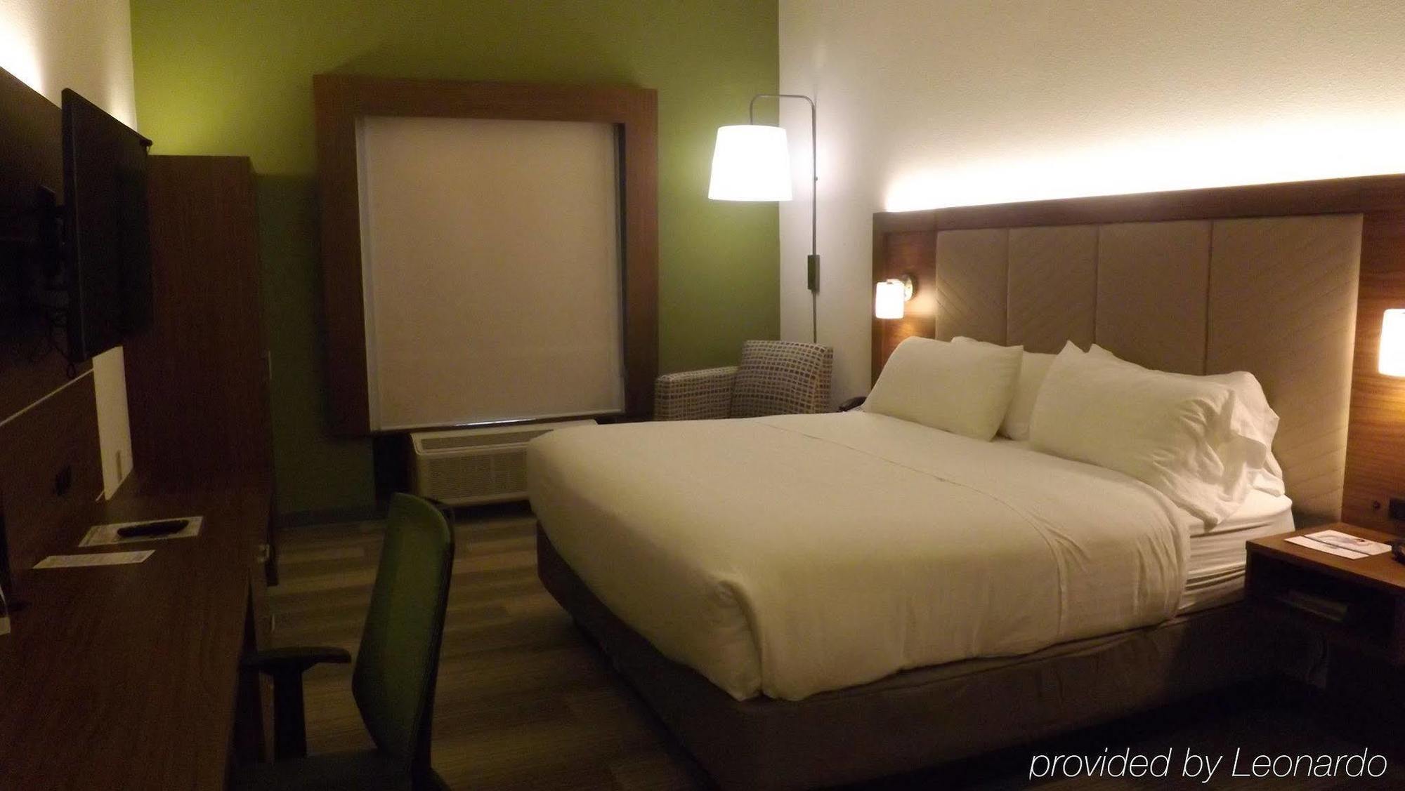 Holiday Inn Express & Suites Dyersburg By Ihg Εξωτερικό φωτογραφία