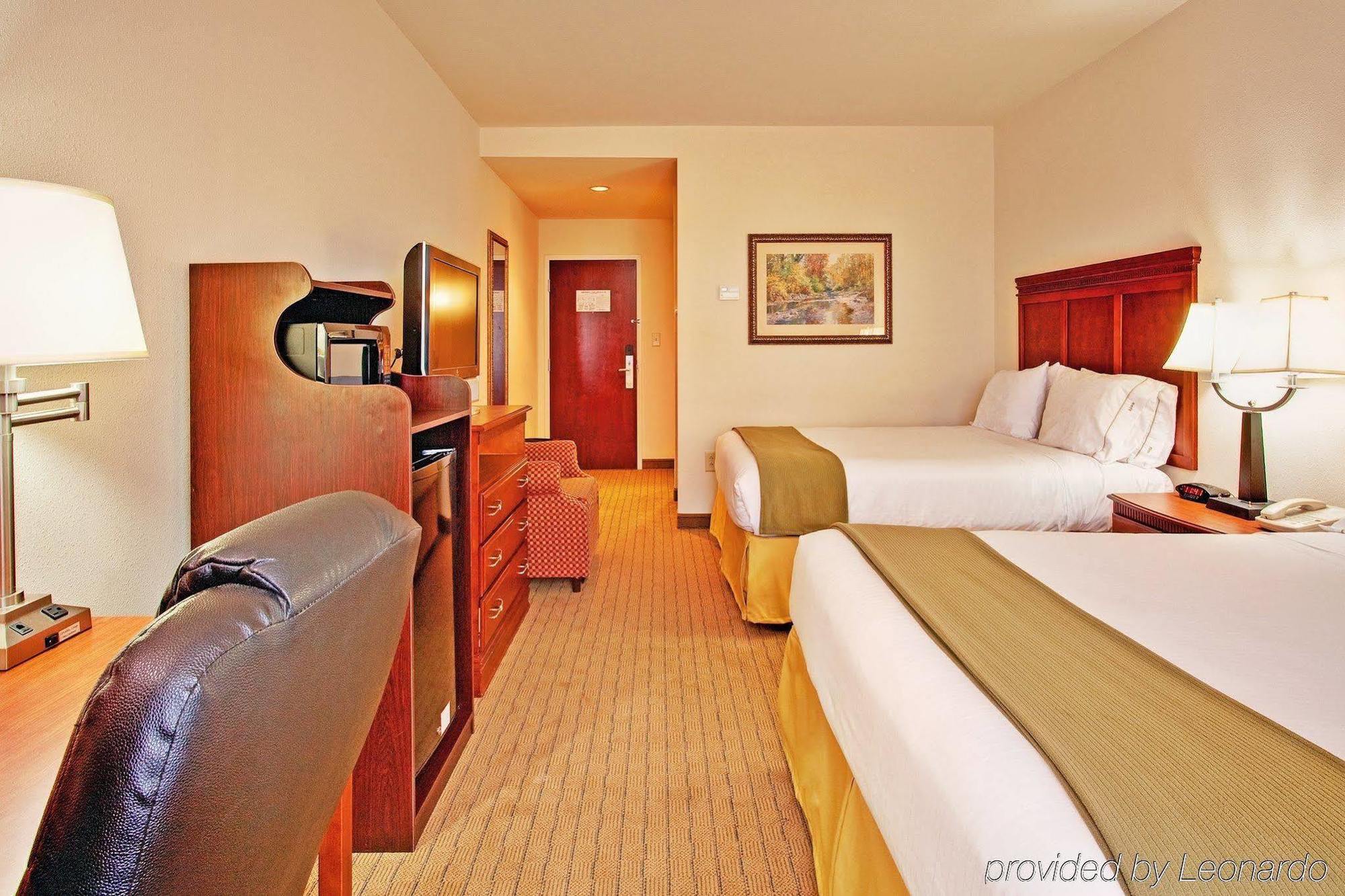 Holiday Inn Express & Suites Dyersburg By Ihg Εξωτερικό φωτογραφία