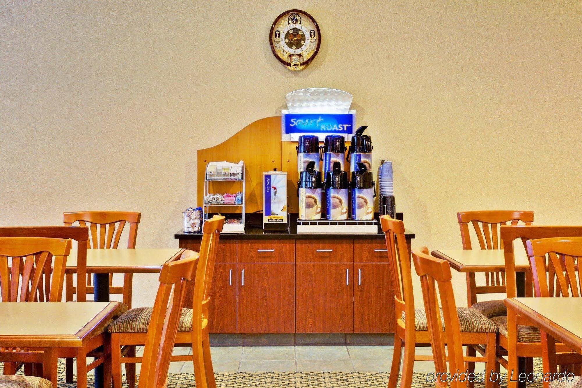 Holiday Inn Express & Suites Dyersburg By Ihg Εξωτερικό φωτογραφία