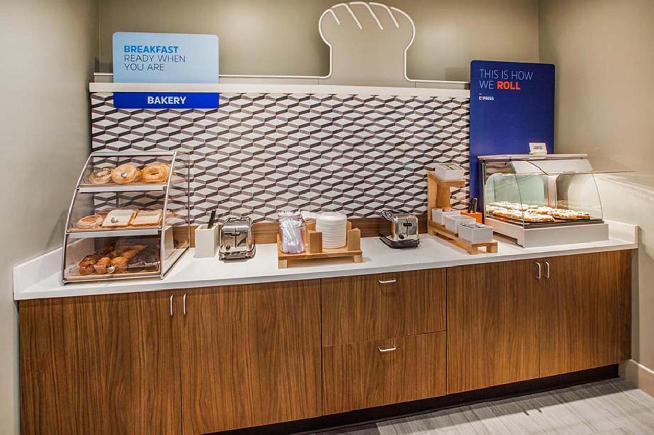Holiday Inn Express & Suites Dyersburg By Ihg Εξωτερικό φωτογραφία